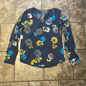 Women’s long sleeve blouse